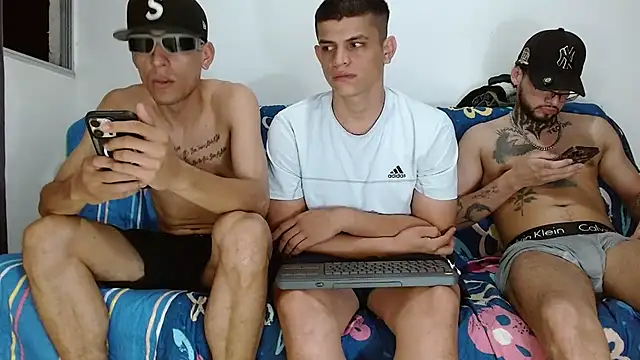 alpha_pps' Live XXX Chat