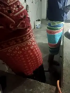 Village_sex: διαδικτυακό σόου στην κάμερα