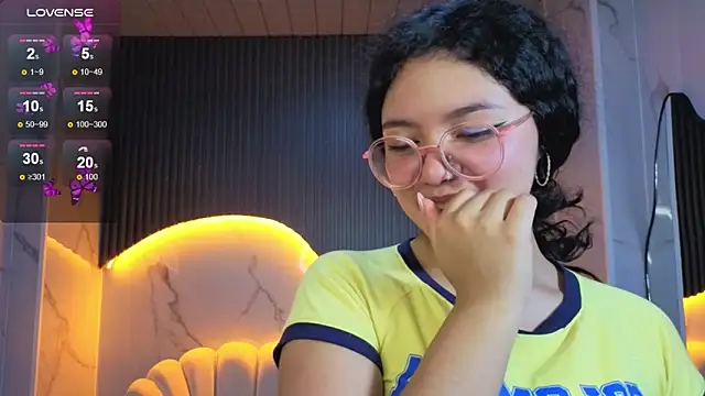 victoria_castillo_b Adlı Modelin Canlı XXX Sohbeti