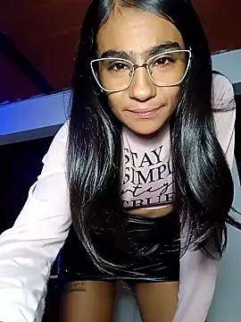 XXX chat uživo modela Leslly_