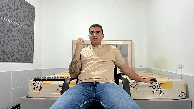 simookeler's Live XXX Chat