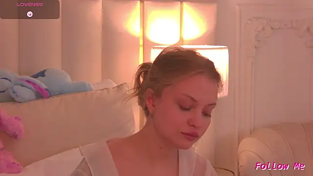 DorisHell Adlı Modelin Canlı XXX Sohbeti