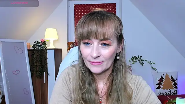 naughtymilane Adlı Modelin Canlı XXX Sohbeti