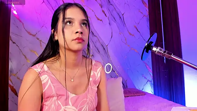 Emmiicute Adlı Modelin Canlı XXX Sohbeti