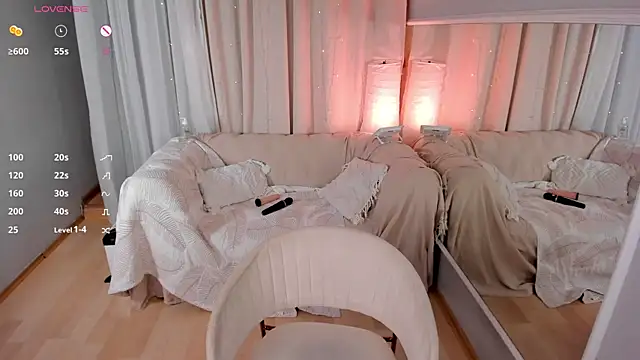 MilliMouse live XXX chat