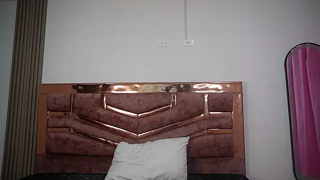 natasha_vesper Adlı Modelin Canlı XXX Sohbeti