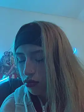 PrettyAshley_ Adlı Modelin Canlı XXX Sohbeti