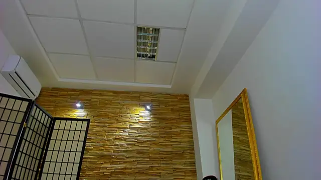 Jelly_Bee Adlı Modelin Canlı XXX Sohbeti