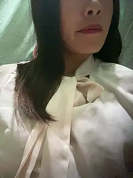 Elysia-007 Adlı Modelin Canlı XXX Sohbeti