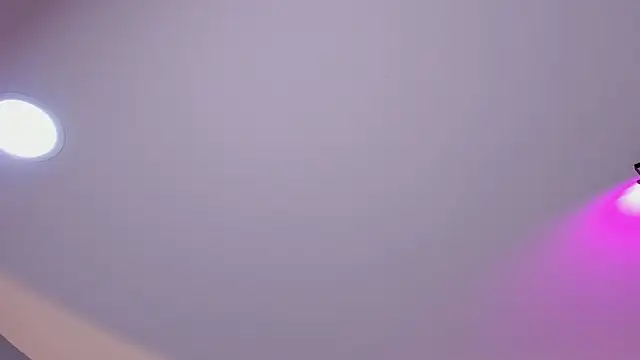 Amy_whittee Adlı Modelin Canlı XXX Sohbeti