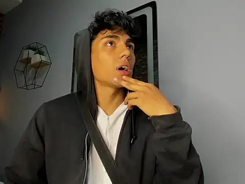 MattFiore's Live XXX Chat