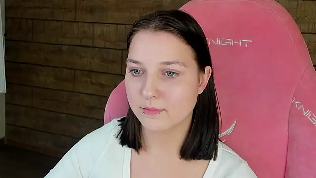 TinnaBurton Adlı Modelin Canlı XXX Sohbeti