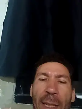 RobertoLuiz84's Live XXX Chat