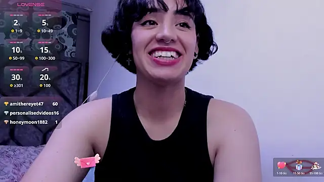 Chat +18 de Kiara_Fox__ ao vivo