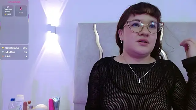 LUAR_TAY live XXX chat