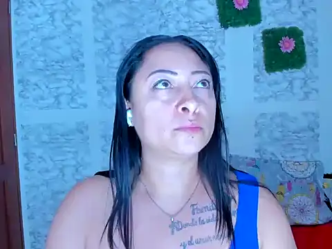 XXXStephanie_XXX Adlı Modelin Canlı XXX Sohbeti