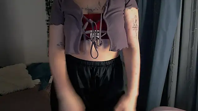 Chat +18 de Milaniya_Poolys ao vivo