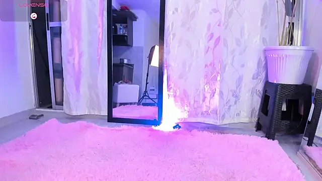 Noami_RoseのライブXXXチャット