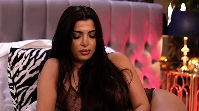 NicoleCellini Adlı Modelin Canlı XXX Sohbeti