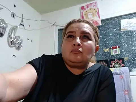 Perla1981--: διαδικτυακό σόου στην κάμερα