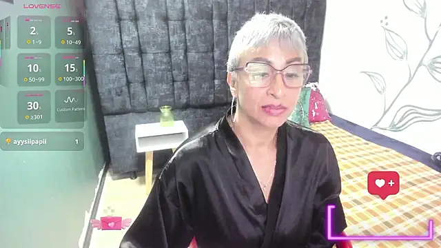 Charlotte__Gray 即時 XXX 聊天