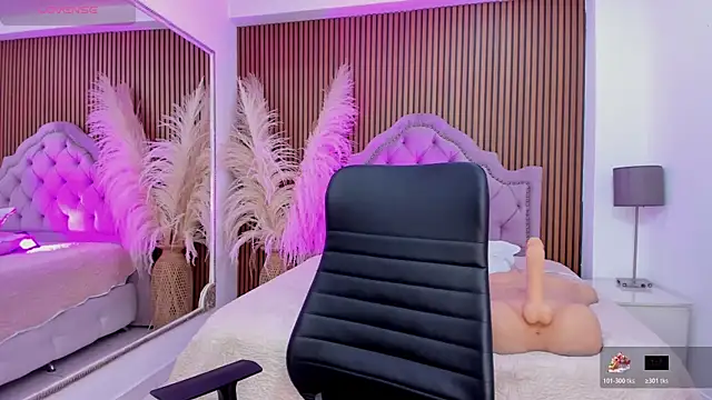 Онлайн чат XXX SelenaStonne