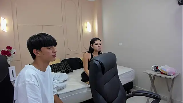 MiaAndLiamBenson Live XXX Chat