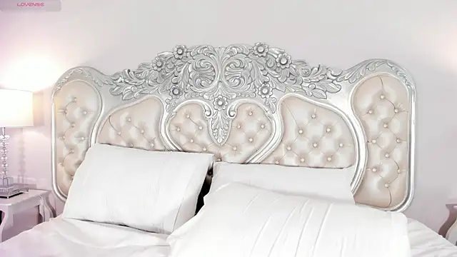 XXX chat uživo modela CarolineLee_