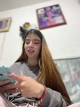 Cloew_Marz's Live XXX Chat