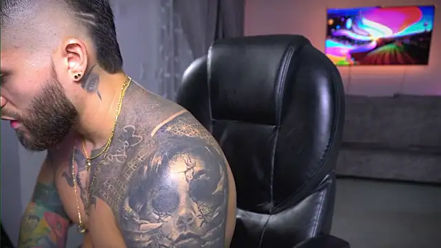 Frank_Farrell's Live XXX Chat