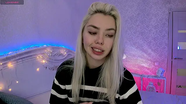 LillyMoure_: онлайн-секс-чат