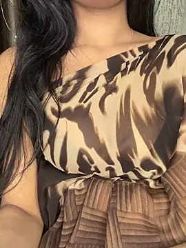 KARISHMA-STRIP's Live XXX Chat