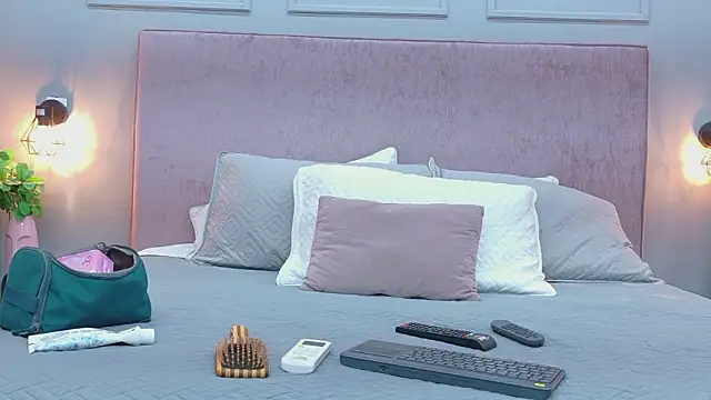 Mia_Bellefort Adlı Modelin Canlı XXX Sohbeti