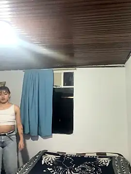 MissCutte_: διαδικτυακό σόου στην κάμερα