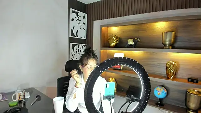 دردشة MelaniieRoux الجنسية المباشرة