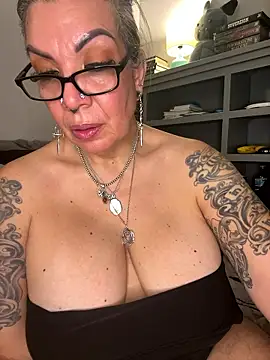 dieseldame1313's Live XXX Chat