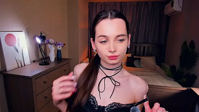 Show de YvonneRobes na webcam