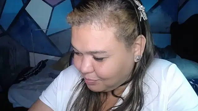 Sherlynn01's Live XXX Chat