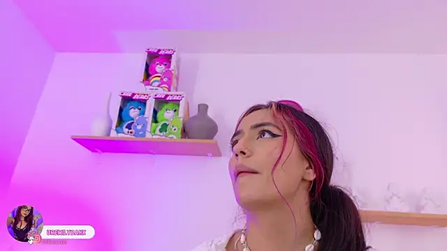 XXX chat uživo modela emily_bank