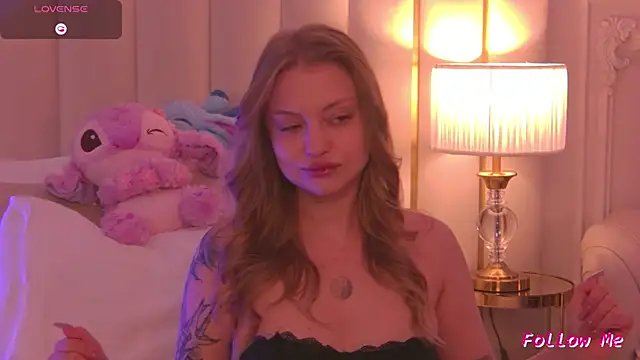 DorisHell's Live XXX Chat