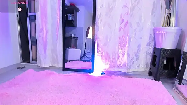 Noami_Rose – Naživo XXX chat