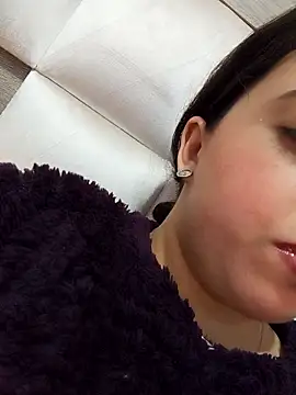 Beerrry Adlı Modelin Canlı XXX Sohbeti