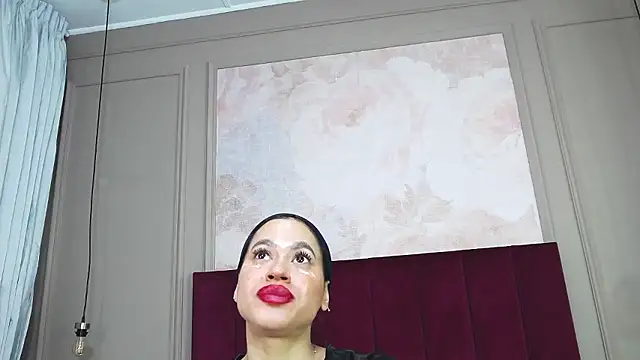 GiaTegel's Live XXX Chat