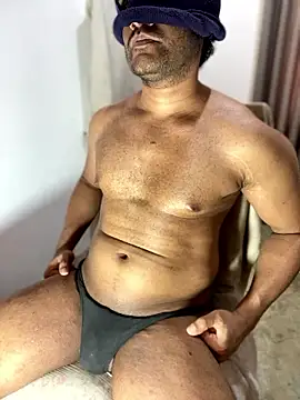 MilanBlaze Adlı Modelin Canlı XXX Sohbeti