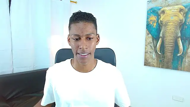 maiki18_'s Live XXX Chat