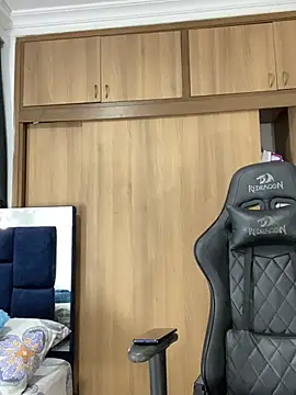 _CamiloBass' Live XXX Chat