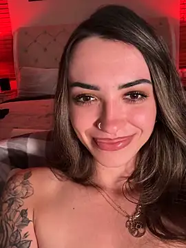 Tiny-Mimi Adlı Modelin Canlı XXX Sohbeti