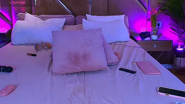 Lellie__'s Live XXX Chat