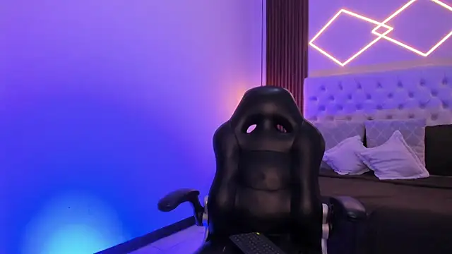 ZamabyCrucie Adlı Modelin Canlı XXX Sohbeti