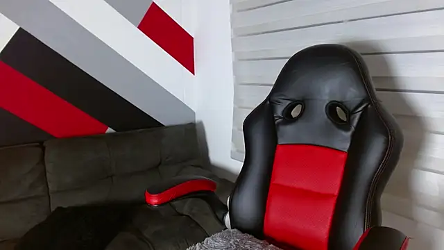 NatiHoran's Live XXX Chat